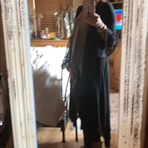 Back cardigan with lace in sleeves - Picture 1 of 8